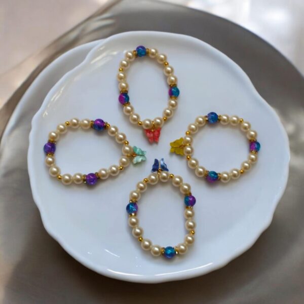 White Pearls & Glass Bead Bracelet with random color butterfly charm || handmade Bracelet for Girls || fashionable Jewellery