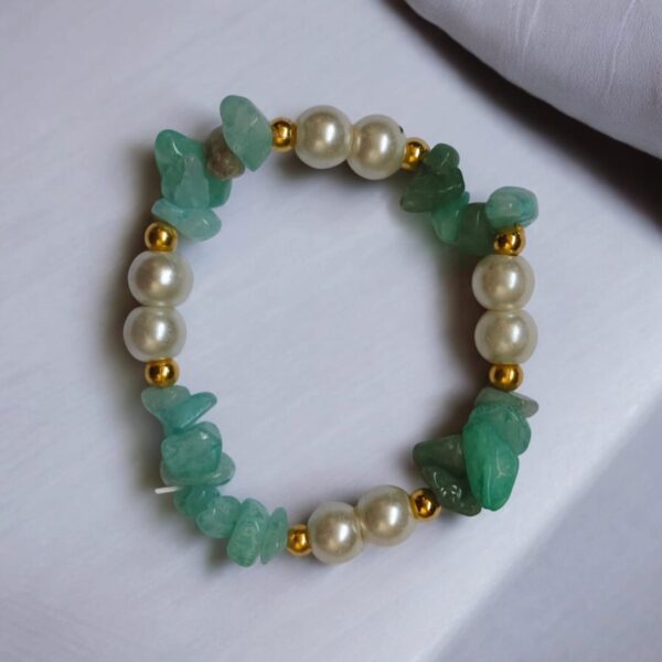 Crushed stones and pearl beads Bracelets. - Image 4