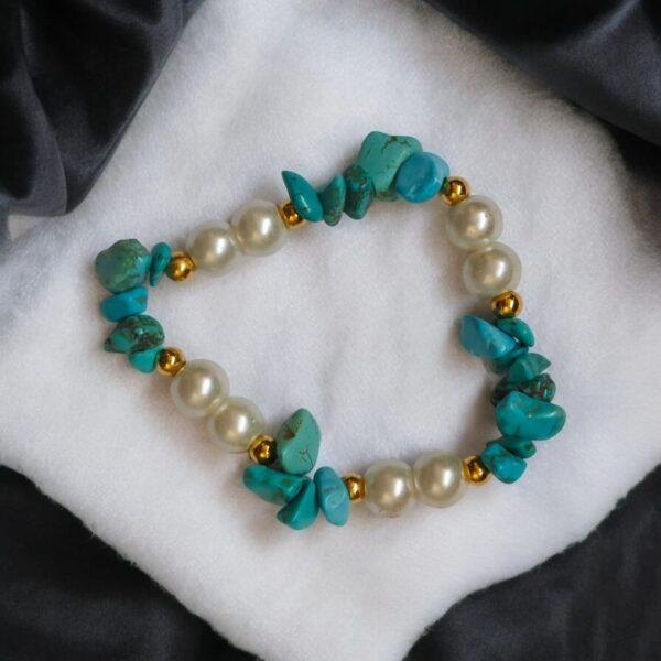 Crushed stones and pearl beads Bracelets. - Image 7