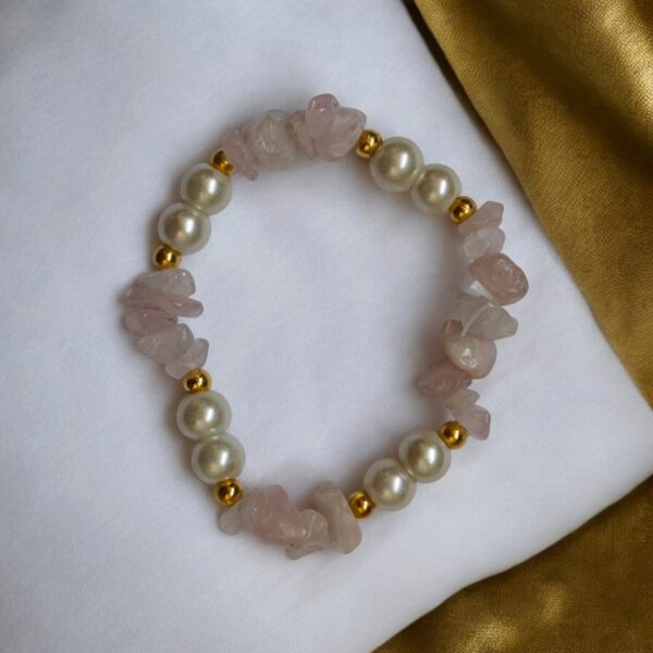 Crushed stones and pearl beads Bracelets. - Image 5
