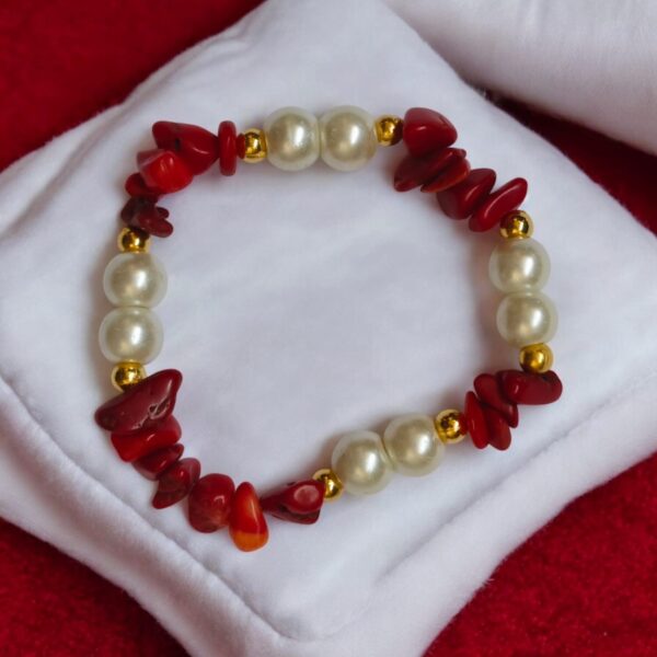 Crushed stones and pearl beads Bracelets. - Image 8