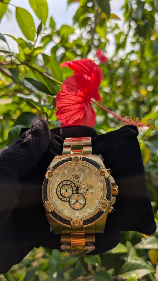 Invicta Reverse Bolt Chronorgaph - Image 4